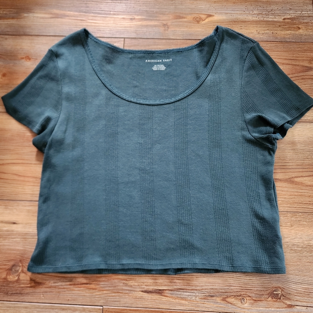 American Eagle Outfitters Dark Green Short Sleeve Tee